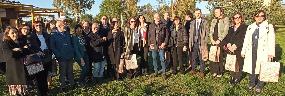 I Rappresentanti della Commissione europea in visita al Laboratorio biochimico – microbiologico “Cloud” del Liceo scientifico “L. da Vinci” di Reggio Calabria e al Parco Ludico Tecnologico Ambientale di Ecolandia.