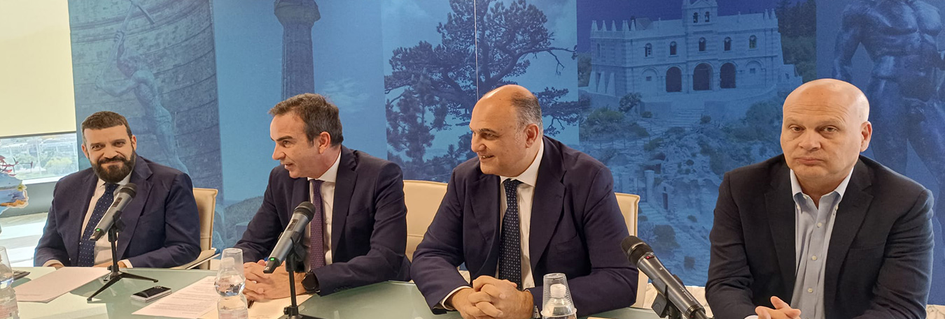 Lavoro, Occhiuto e Calabrese presentano Piano occupazione 2023-2027: “Programmate importanti misure di stabilizzazione”